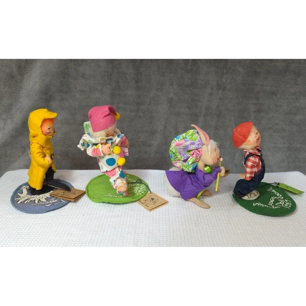 ANNALEE BUNNY RABBIT Artist Paint palette Raincoat kid Clown Slingshot boy lot
